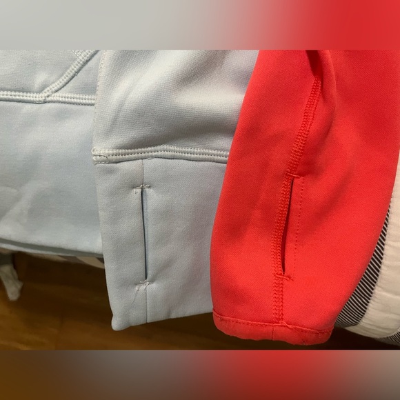 Lot of 2 Woman’s Nike Hoodies Size Small Dri-fit Therma-Fit - Picture 5 of 9